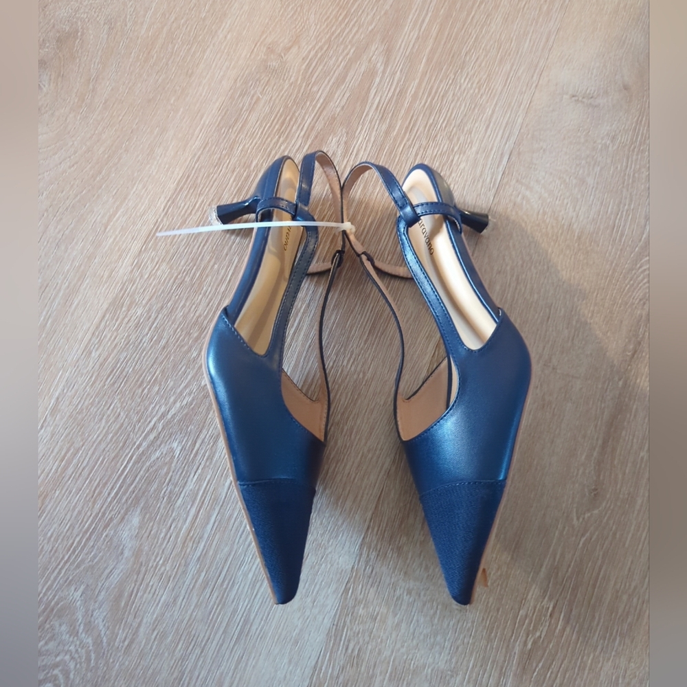 C. Paravano Cap Toe Sling Back Helen Kitten Heel 9.5, 10.5 Navy Shoes NWOB - Picture 6 of 16